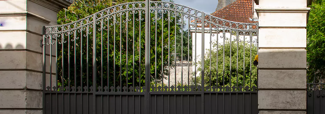 Wooden Swing Gate Repair in Tampa, FL